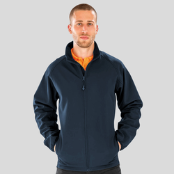 R901M Result Giacca Softshell Uomo tessuto ottenuto da bottiglie di plastica PET 